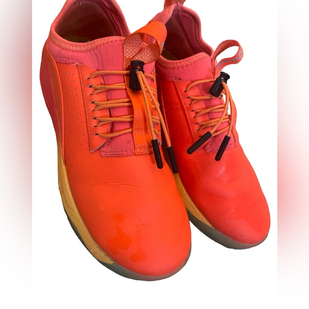 Clove W8.5 Shoes - Limited Edition Comet Color Orange Red Pink